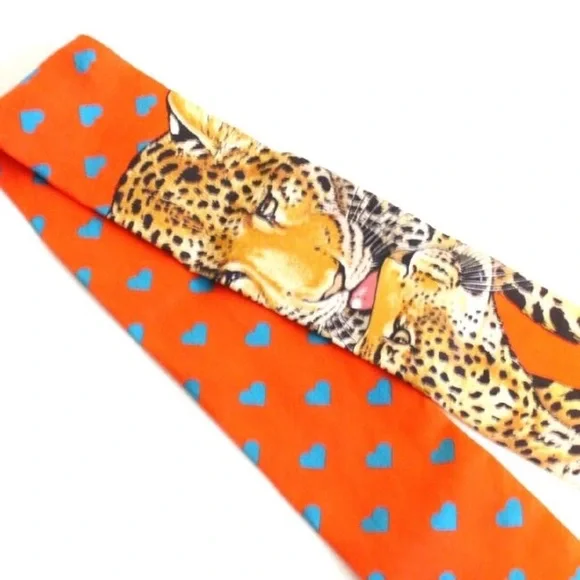 New Hermès Silk Jungle Love Love Twilly Orange Bleu Brun
w/ Tags - Picture 2 of 4